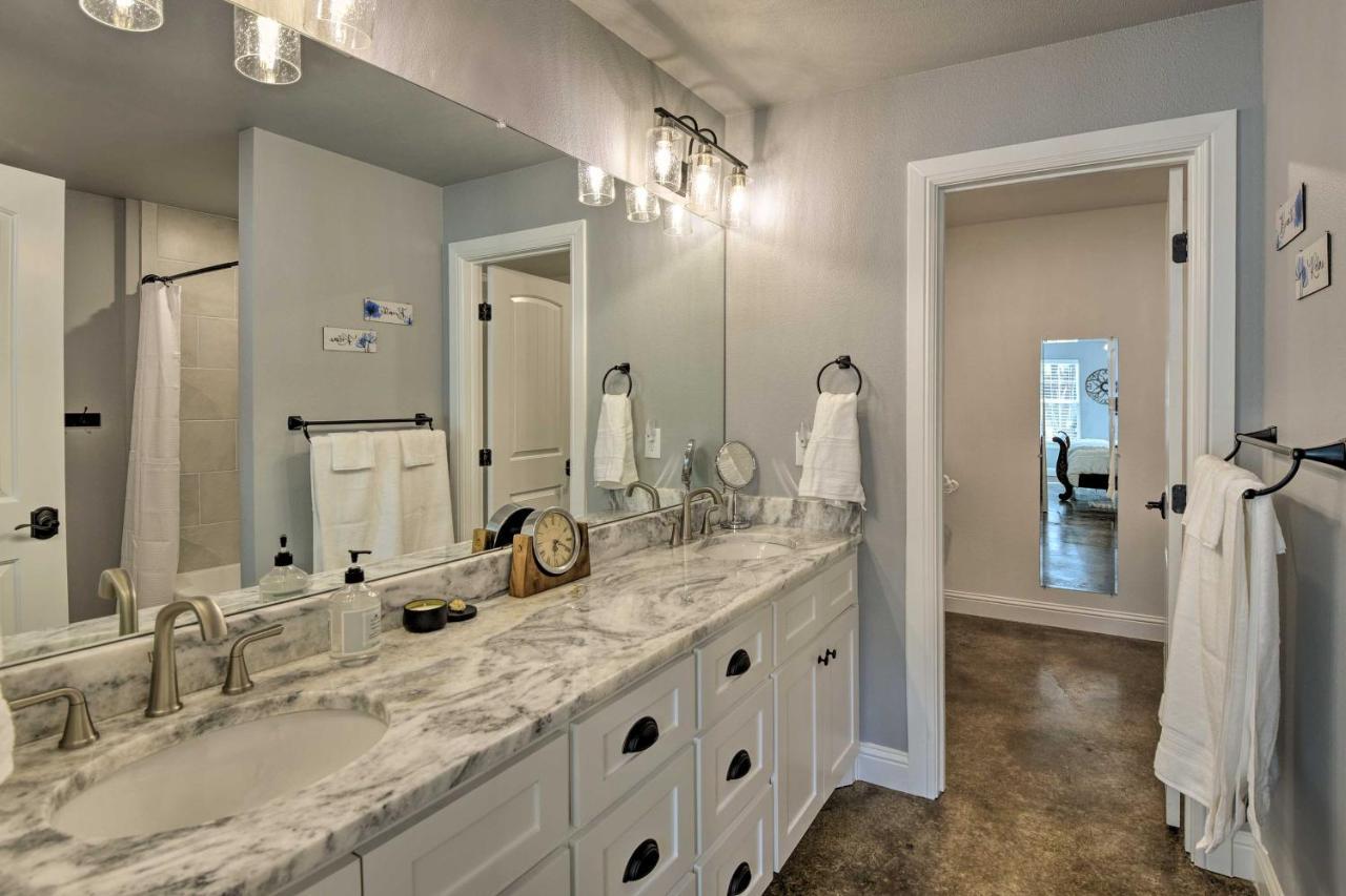 Granbury Home With Hot Tub And Furnished Patio! Zewnętrze zdjęcie