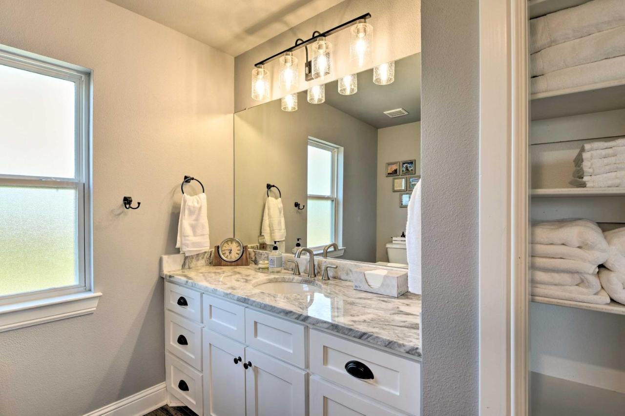 Granbury Home With Hot Tub And Furnished Patio! Zewnętrze zdjęcie