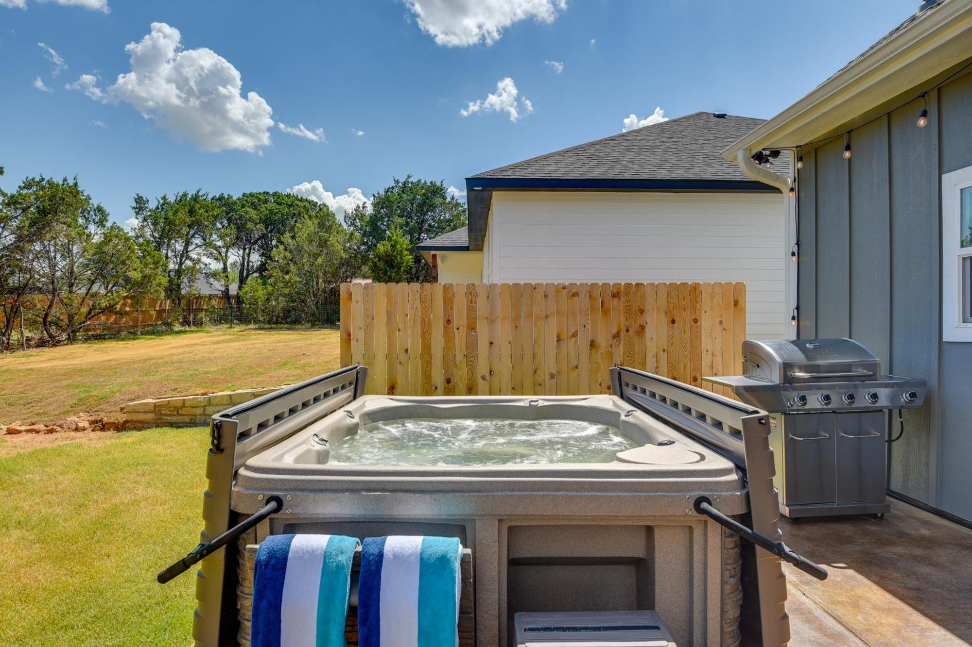 Granbury Home With Hot Tub And Furnished Patio! Zewnętrze zdjęcie